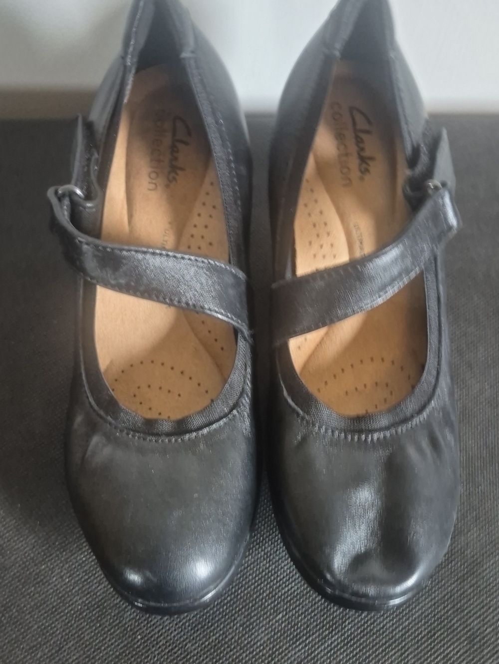 Clarks Collection Ultimate Comfort Black Cross Strap Mary Jane Shoes 7 LIKE NEW